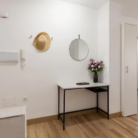 Con Terraza Y Piscina