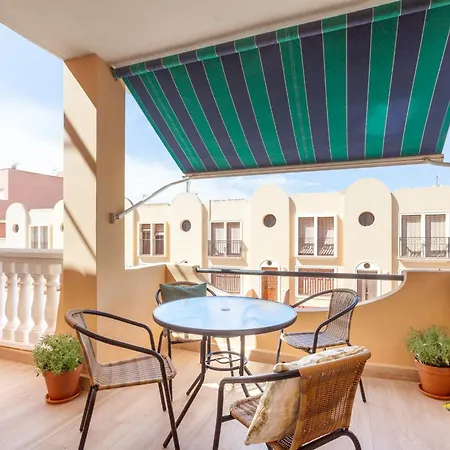Con Terraza Y Piscina